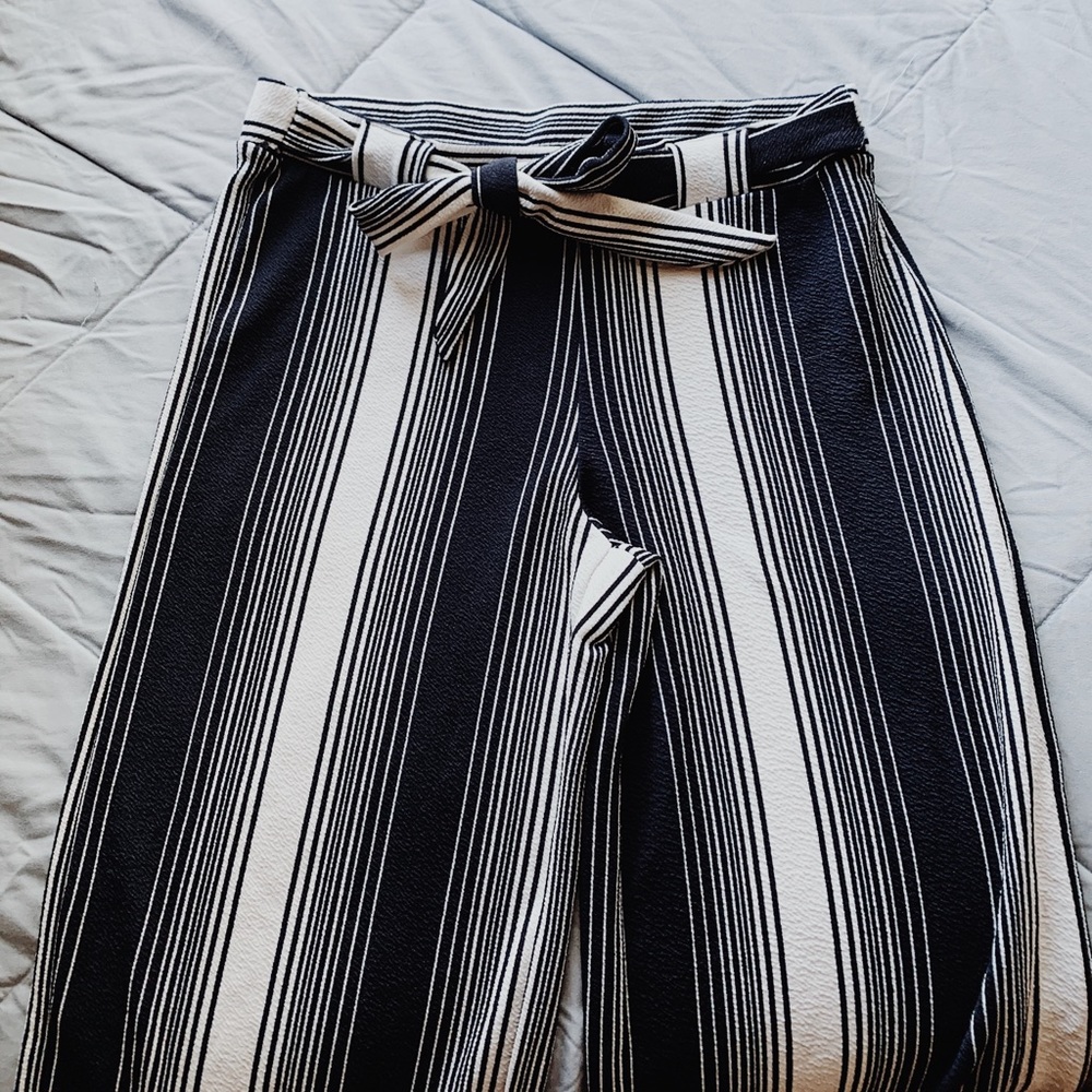 WHITE AND NAVY STRIPED WIDE LEG PANTS
